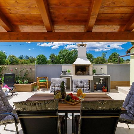 Holiday Home Laura By Interhome بولا المظهر الخارجي الصورة