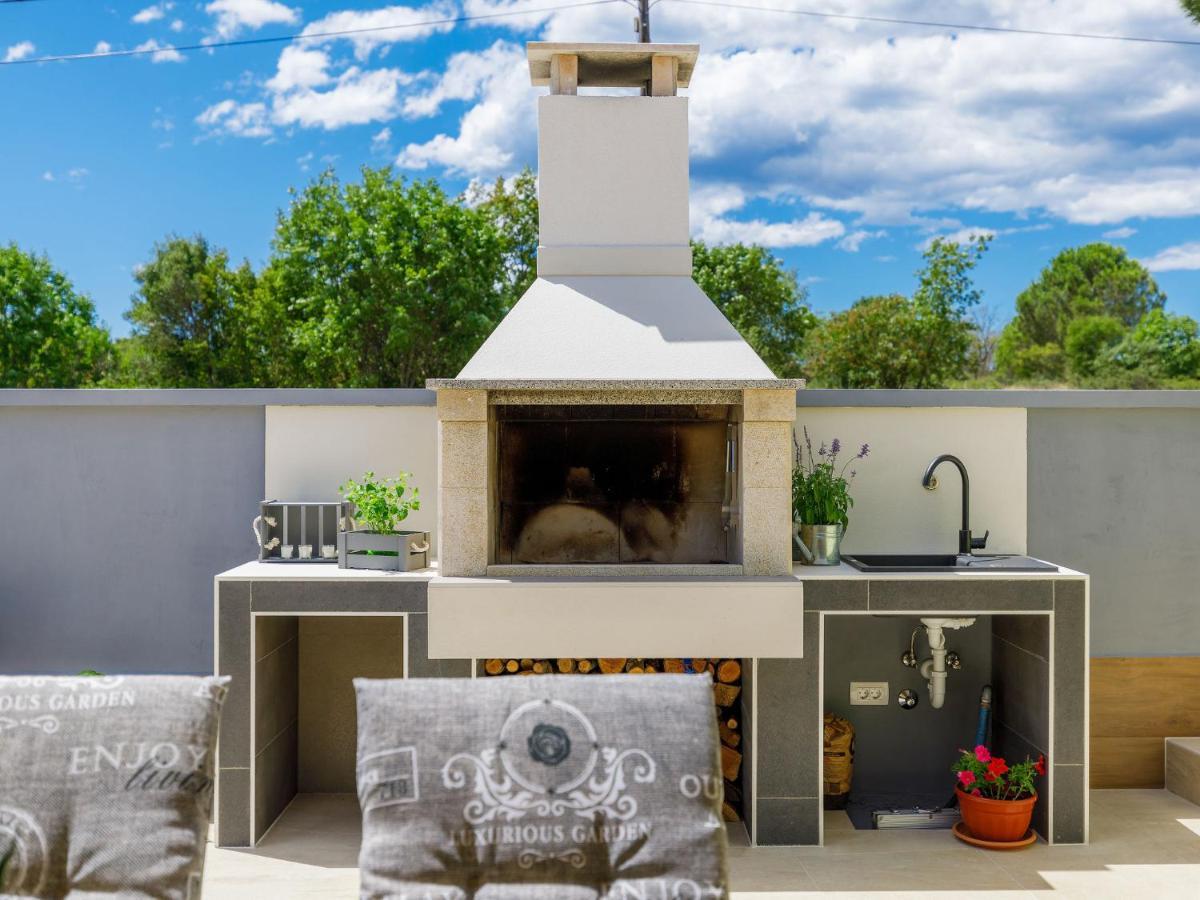 Holiday Home Laura By Interhome بولا المظهر الخارجي الصورة