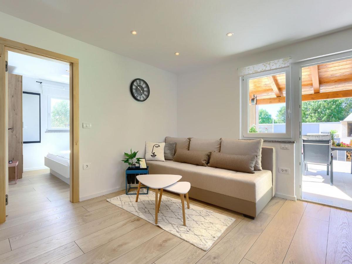 Holiday Home Laura By Interhome بولا المظهر الخارجي الصورة